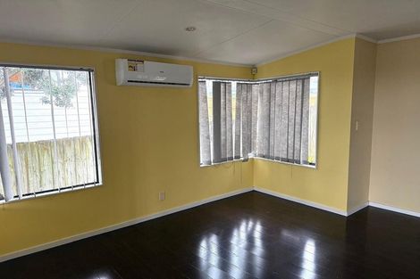 Photo of property in 32 Wai Iti Place, Clendon Park, Auckland, 2103