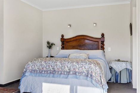 Photo of property in 3 Te Hepera Street, Waipahihi, Taupo, 3330