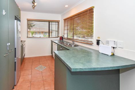 Photo of property in 5 Adair Place, Weymouth, Auckland, 2103