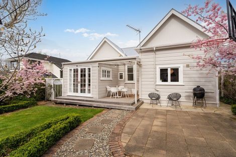 Photo of property in 20 Carnarvon Street, Belleknowes, Dunedin, 9011