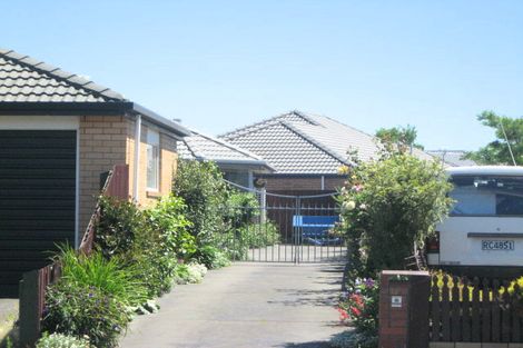Photo of property in 2/6 Amdale Avenue, Broomfield, Christchurch, 8042