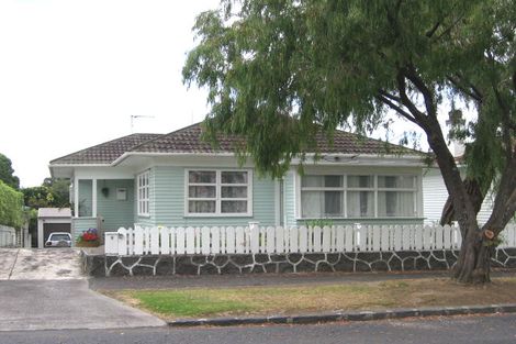 Photo of property in 4 Lambeth Road, Mount Eden, Auckland, 1041
