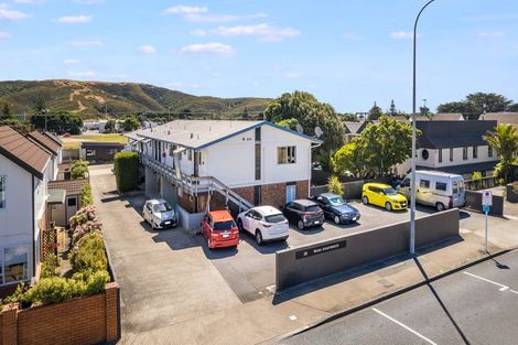 Photo of property in 6/35 Mana Esplanade, Paremata, Porirua, 5026