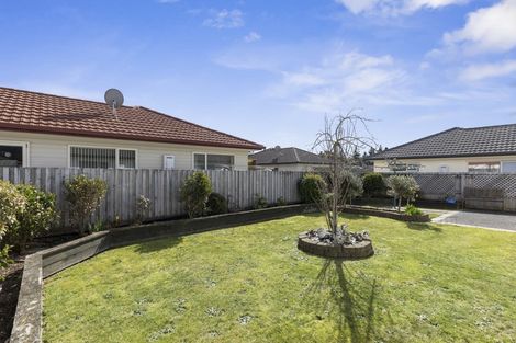 Photo of property in 35 Woodland Mews, Wainuiomata, Lower Hutt, 5014