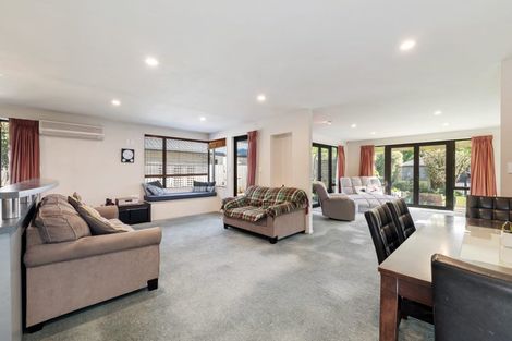 Photo of property in 75 Sarabande Avenue, Redwood, Christchurch, 8051