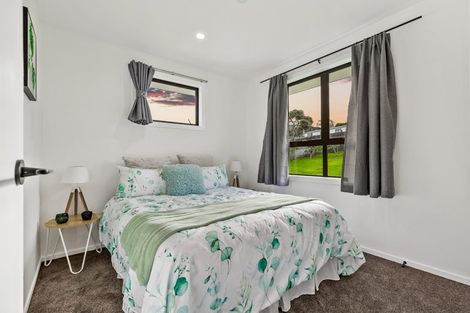 Photo of property in 38 Meilland Place, Glen Eden, Auckland, 0602