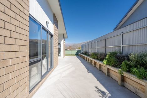 Photo of property in 53 Shields Street, Clyde, 9330