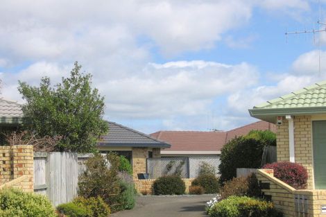 Photo of property in 17 Rosberg Place, Mount Maunganui, 3116