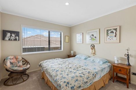 Photo of property in 32 Seaview Crescent, Hatfields Beach, Orewa, 0931