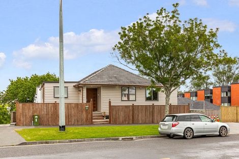 Photo of property in 19 Eastview Road, Glen Innes, Auckland, 1072