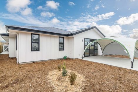Photo of property in 1 Seagrass Place, Otaki Beach, Otaki, 5512