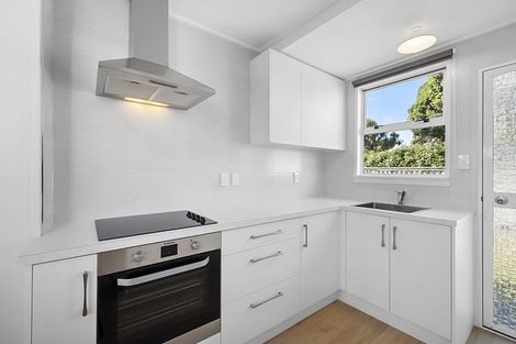 Photo of property in 4/290 Carrington Street, Vogeltown, New Plymouth, 4310