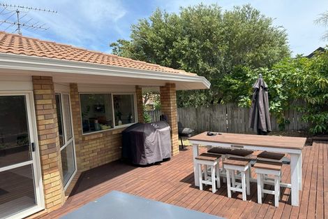 Photo of property in 23 Simon Owen Place, Golflands, Auckland, 2013