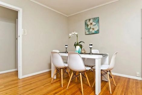 Photo of property in 40 Lyttelton Avenue, Forrest Hill, Auckland, 0620