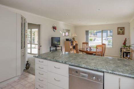 Photo of property in 23 Leanne Way, Waikanae Beach, Waikanae, 5036