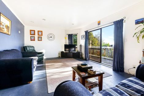 Photo of property in 72 Waiora Road, Stanmore Bay, Whangaparaoa, 0932