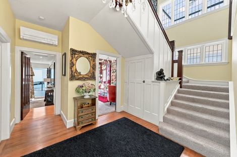 Photo of property in 17 Heaton Rhodes Place, Cashmere, Christchurch, 8022