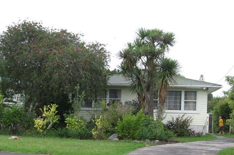 Photo of property in 26 Huruhuru Road, Massey, Auckland, 0614