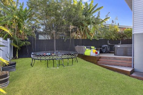 Photo of property in 11 Tahi Terrace, Glen Eden, Auckland, 0602