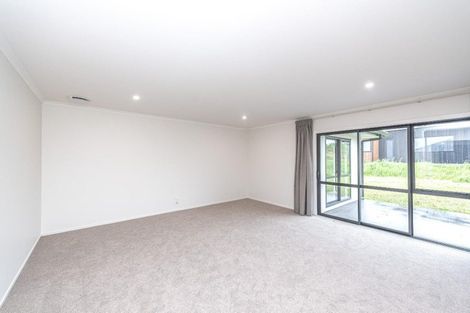 Photo of property in 32 Tirimoana Place, Otamatea, Whanganui, 4501