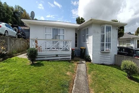 Photo of property in 5 Cypress Drive, Maungaraki, Lower Hutt, 5010