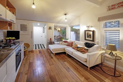 Photo of property in 246 Adelaide Road, Newtown, Wellington, 6021