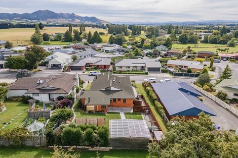 Photo of property in 22 Aotea Crescent, Gore, 9710