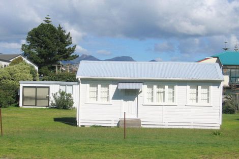 Photo of property in 415 Ocean Road, Whangamata, 3620