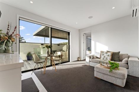 Photo of property in 30 Caroline Heights, Omaha, 0986