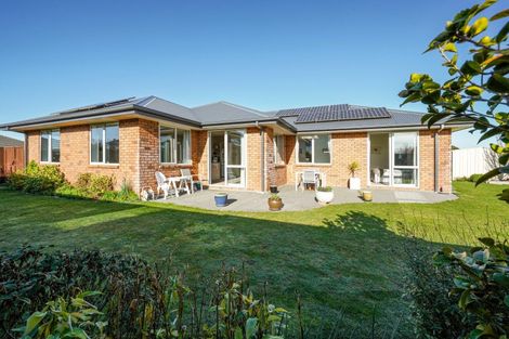 Photo of property in 5 Lancewood Way, Rangiora, 7400