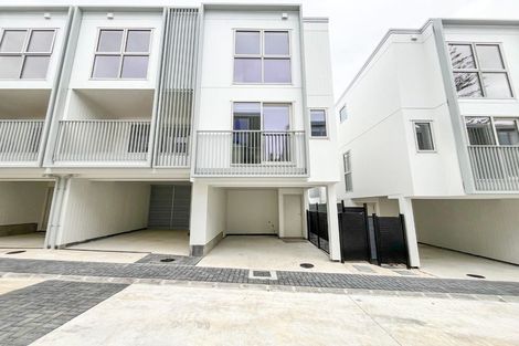 Photo of property in 14/9 Aeroview Drive, Beach Haven, Auckland, 0626