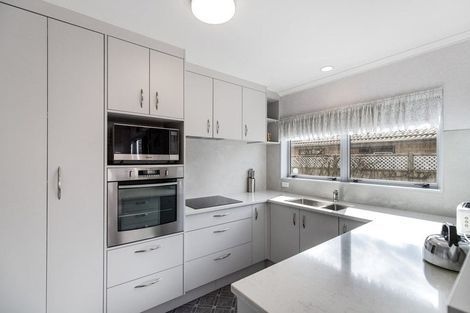 Photo of property in 240 Grandview Road, Western Heights, Hamilton, 3200