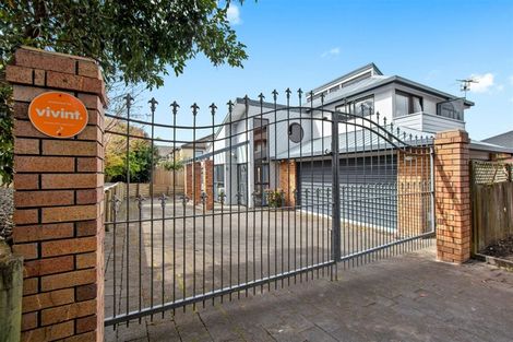 Photo of property in 1/6 Glucina Avenue, West Harbour, Auckland, 0618