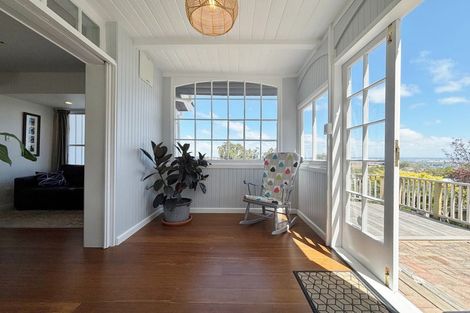 Photo of property in 108 Dyers Pass Road, Cashmere, Christchurch, 8022