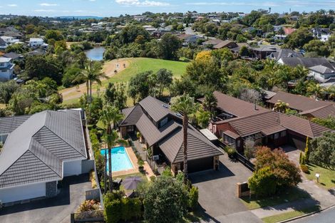 Photo of property in 5 Crestview Place, Browns Bay, Auckland, 0630