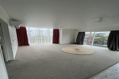 Photo of property in 2 Macalister Place, Miramar, Wellington, 6022