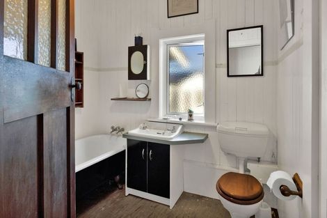 Photo of property in 8 Lincoln Street, Patea, 4520