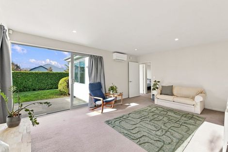 Photo of property in 8 Caulfield Avenue, Halswell, Christchurch, 8025