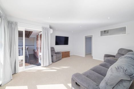 Photo of property in 2 Pembroke Street, Avondale, Christchurch, 8061