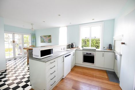 Photo of property in 2 Todd Street, Napier South, Napier, 4110