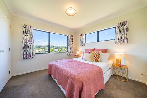 Photo of property in 2/167 Westchester Drive, Churton Park, Wellington, 6037