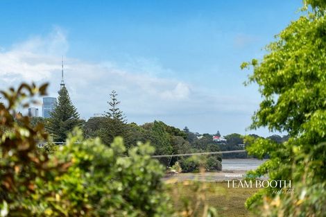 Photo of property in 2/36 Cassino Street, Bayswater, Auckland, 0622