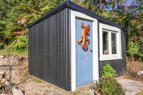 Photo of property in 42 Back Road, Granity, 7823