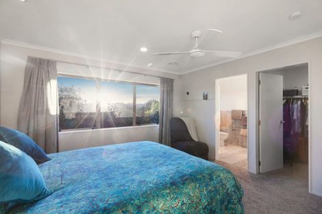 Photo of property in 3 Ridgemount Terrace, Welcome Bay, Tauranga, 3112