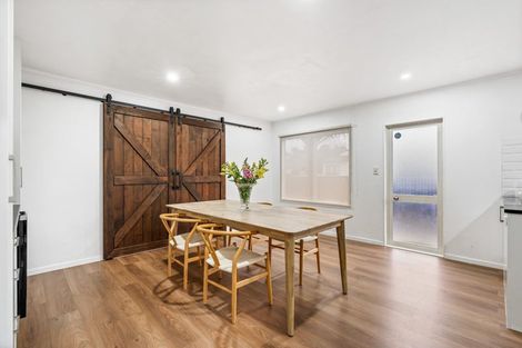 Photo of property in 70 Harmel Road, Glendene, Auckland, 0602