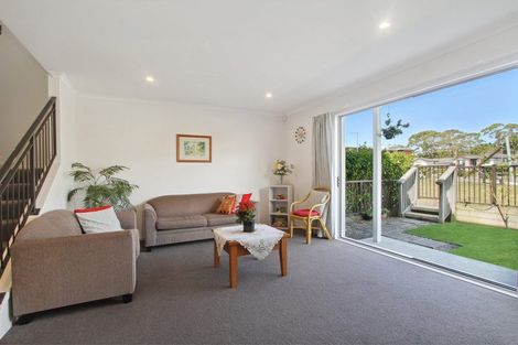 Photo of property in 7 Briddock Way, Swanson, Auckland, 0614