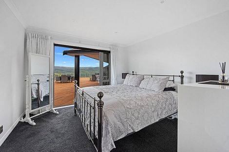 Photo of property in 1 Mount Marua Way, Timberlea, Upper Hutt, 5018