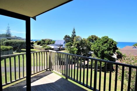 Photo of property in 23 Kon Tiki Road, Whiritoa, Whangamata, 3691