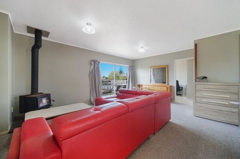 Photo of property in 71 Seaview Road, Glenfield, Auckland, 0629