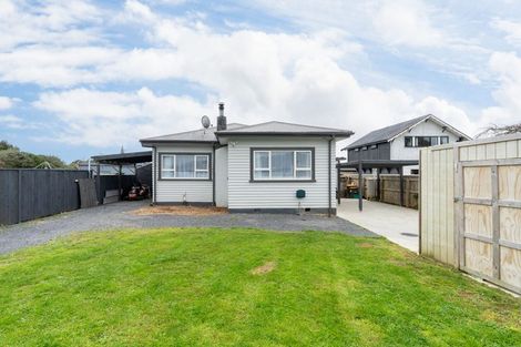Photo of property in 31 Queenwood Road, Levin, 5510
